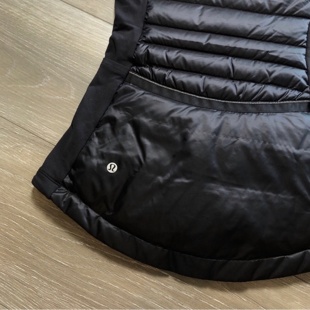 Lululemon Down For A Run Vest II Black Inkwell Lightweight Puffer Vest Size 2 - Picture 9 of 10